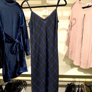 90’s Chic Dark Plaid Dress